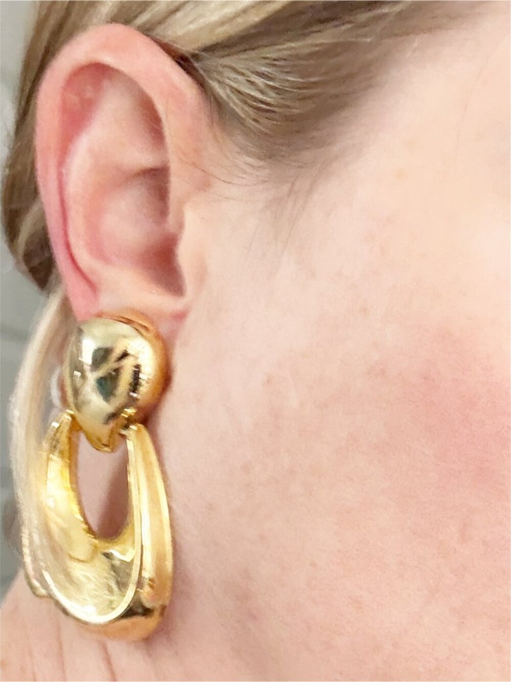 Vtg 80s Gold Tone Door Knocker Clip-On Earrings - Picture 6 of 6